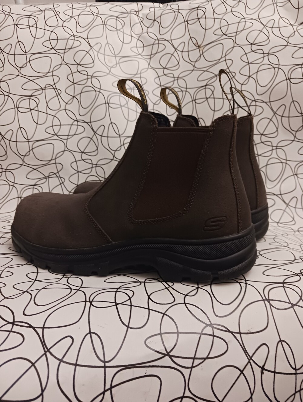 Women's Skechers work boots - Non slip, composite toe size 8